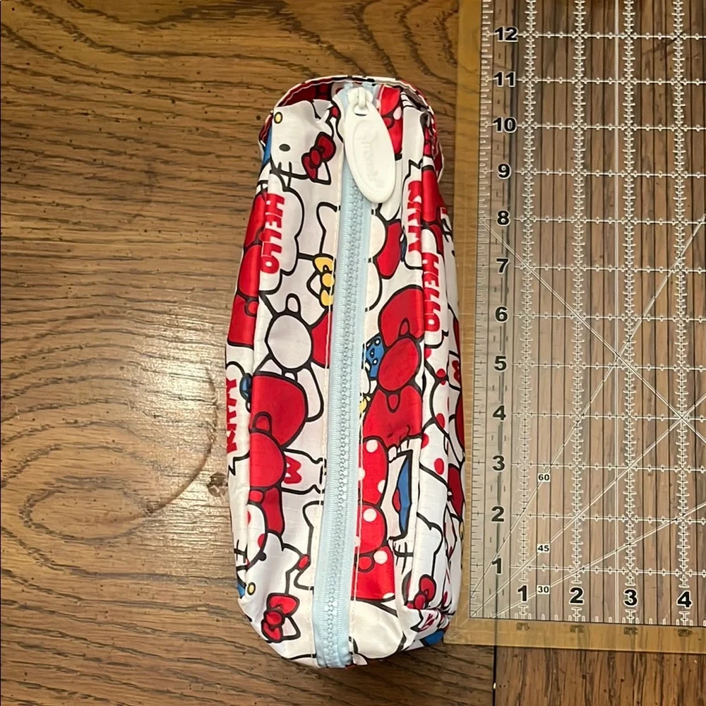 Hello Kitty Red‎ and White Toiletry Bag